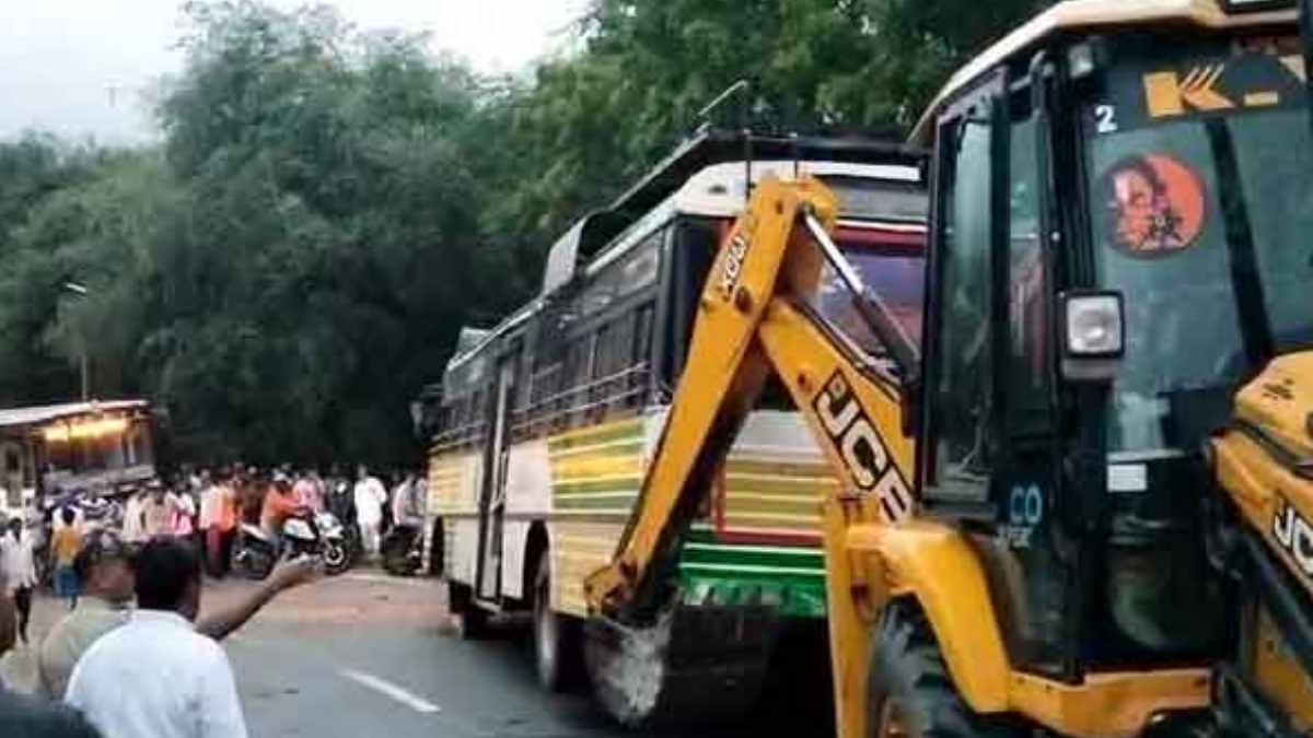 Andhra Pradesh Bus Collision: 30 Injured As Two RTC Buses Crash Near Kalyani Dam