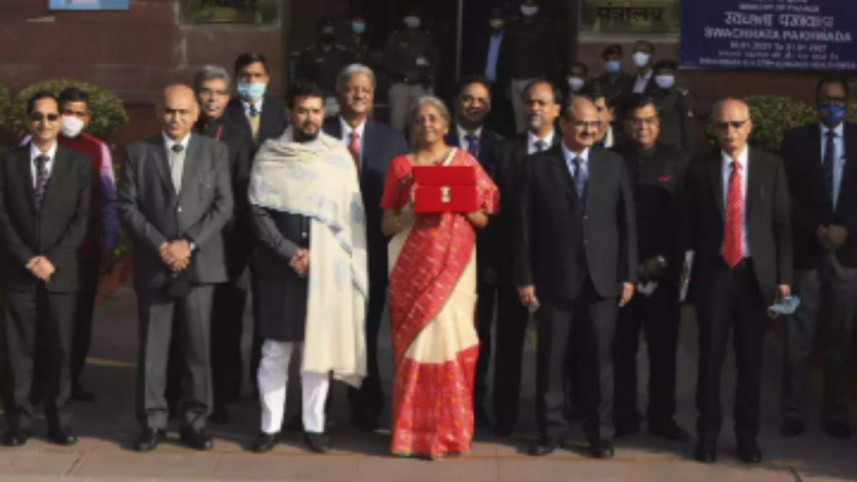 Finance Minister Smt. Nirmala Sitharaman-1-2-3-4