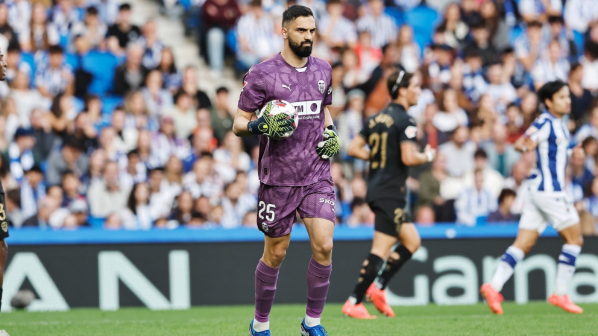 Alisson Becker To Manuel Neuer: Top 10 Goalkeepers Who Define Excellence in Football-1-2-3-4-5-6-7-8-9-10-11