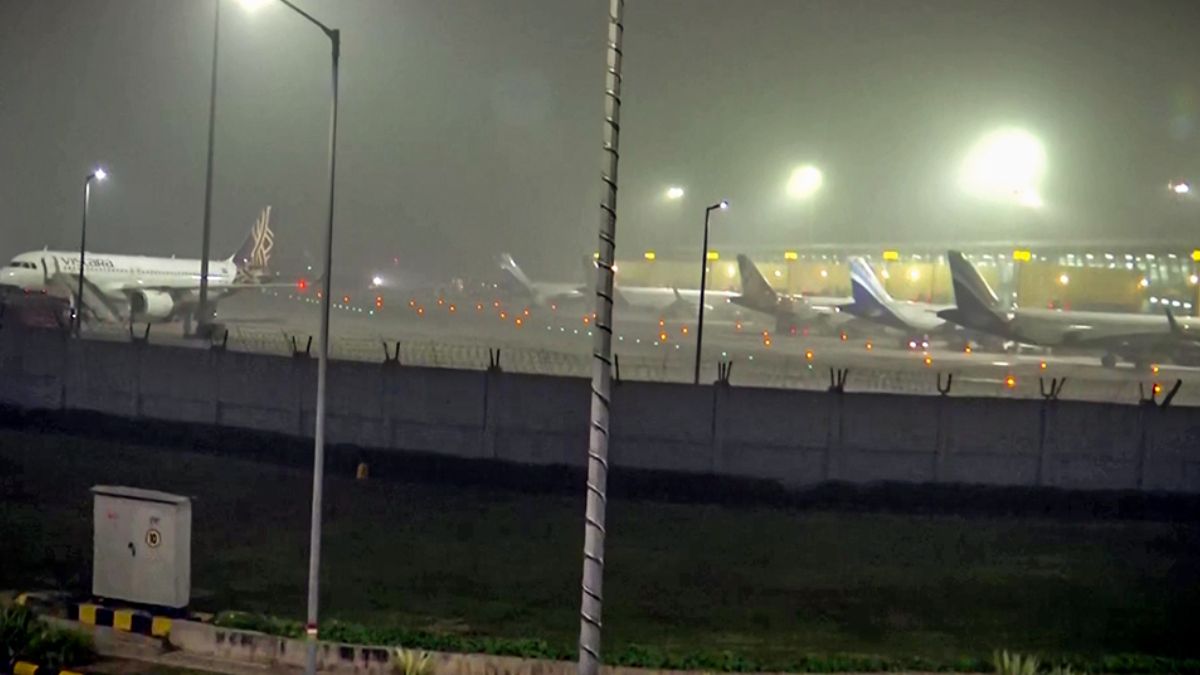 Delhi Airport Update: Dense Fog Hits Operations; Non-CAT III Flights Impacted; Passenger Advisory Issued