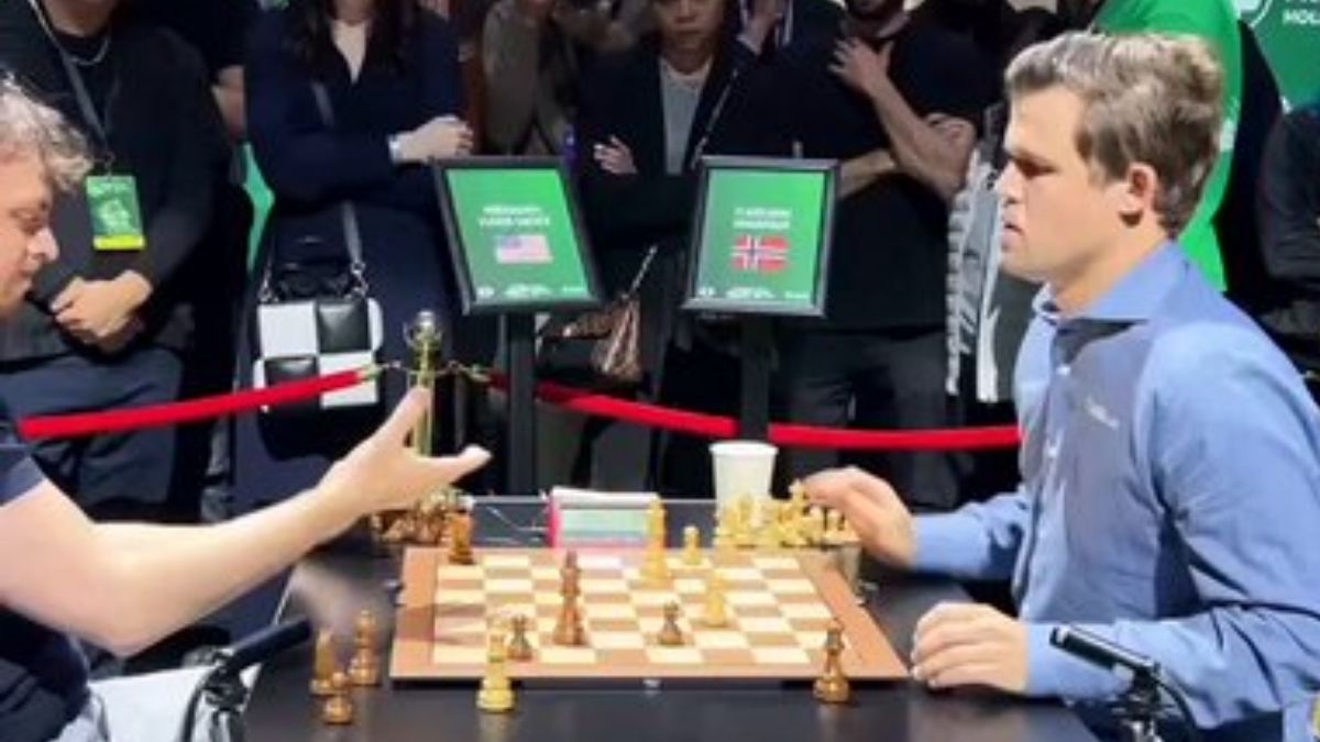 Magnus Carlsen with Ian Nepomniachtchi