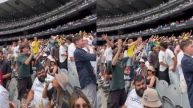 Australian fans try to insult Indian spectators