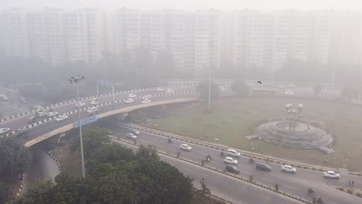 Delhi Pollution: AQI Remains ‘Very Poor’, Toxic Air Quality To Persist Amid Cold Wave