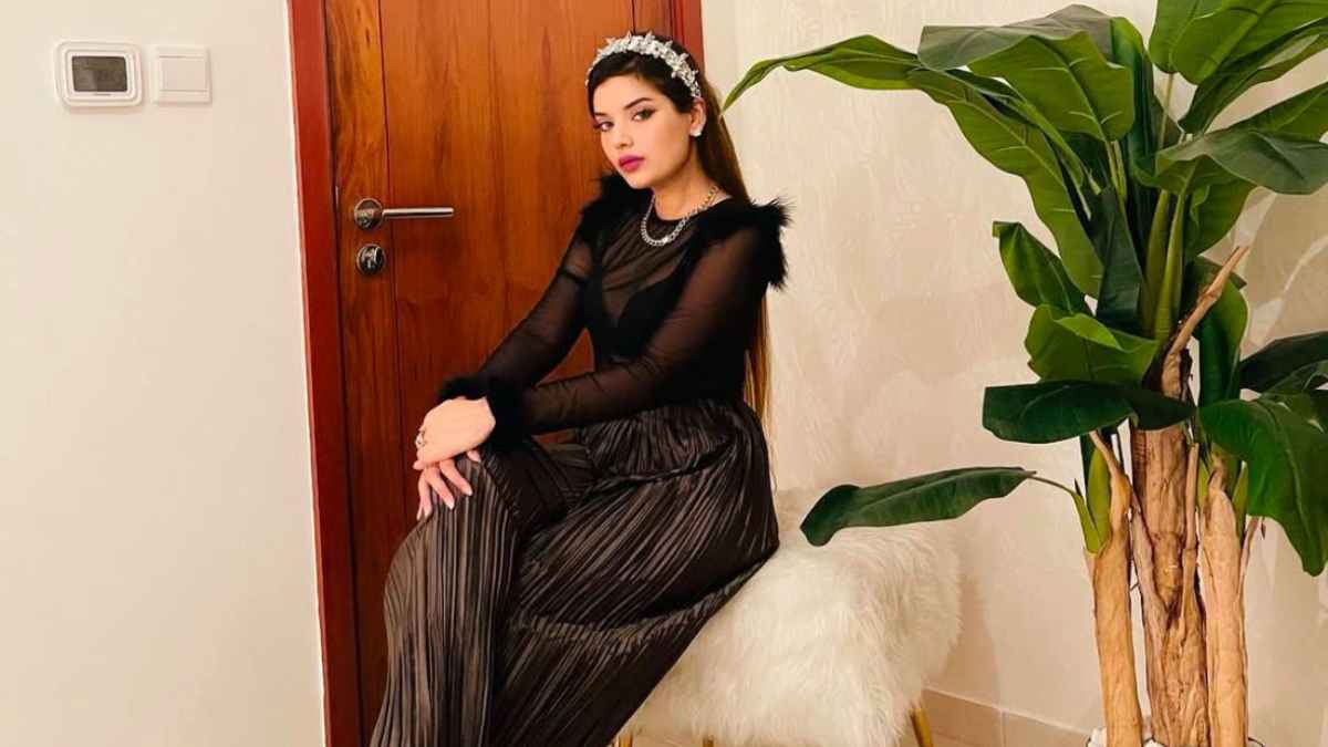 Rishabh Pant and Isha Negi -1-2-3-4