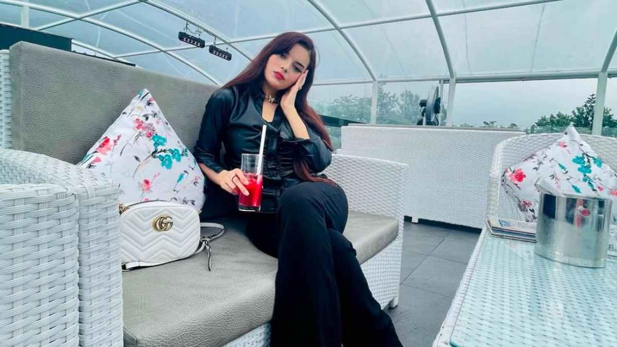 Rishabh Pant and Isha Negi -1-2-3-4-5-6