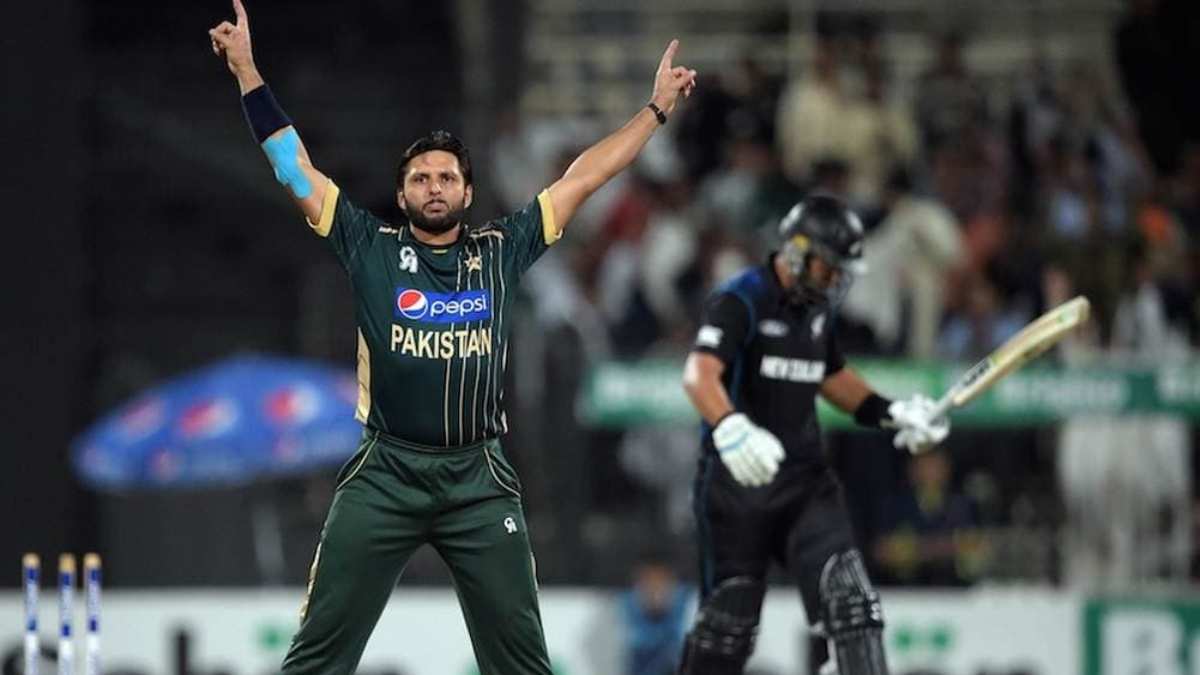 Shahid Afridi and Mohammad Amir -1-2