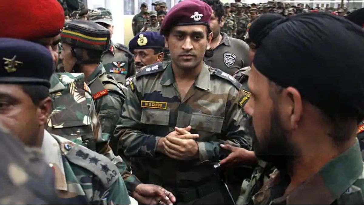 Yuzvendra Chahal As I-T Officer, MS Dhoni As Lt Colonel - 8 Indian Cricketers With Prestigious Side Careers-1-2