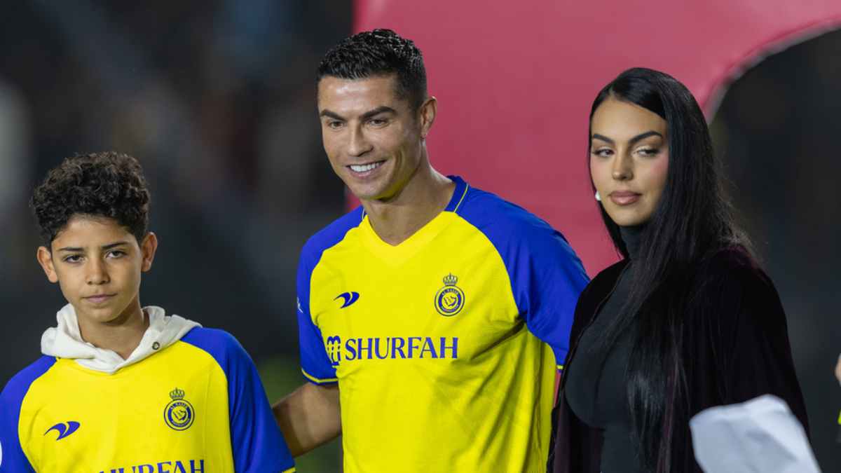 ronaldo with wife -1-2-3-4-5