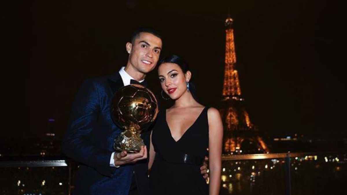 ronaldo with wife -1
