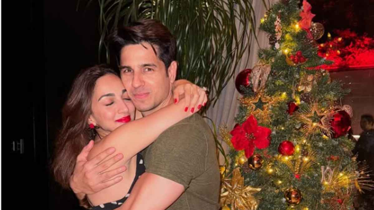 Kiara Advani's Christmas Dress Reignites The Polka Dot Theory: Know What This Bollywood Trend Mean! Kiara Advani's Christmas Dress Reignites The Polka Dot Theory: Know What This Bollywood Trend Mean!