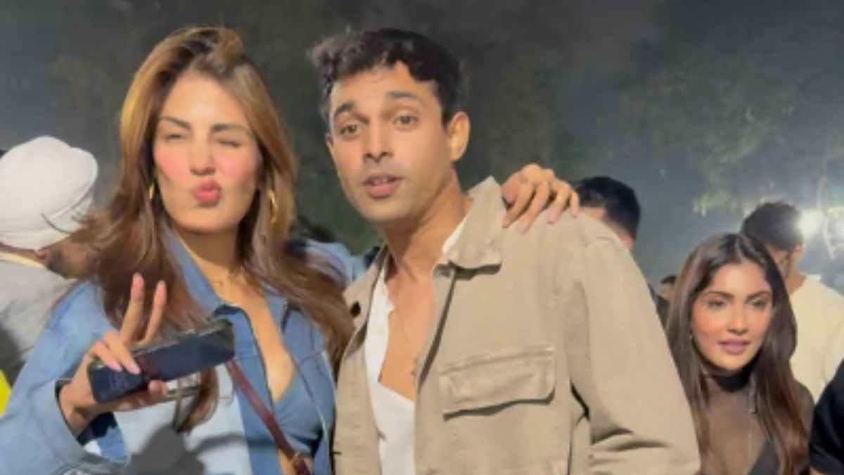 Rhea Chakraborty Spotted With Rumoured Beau Nikhil Kamath, Netizens React: 'Yeh Bhi Alimony Dega'