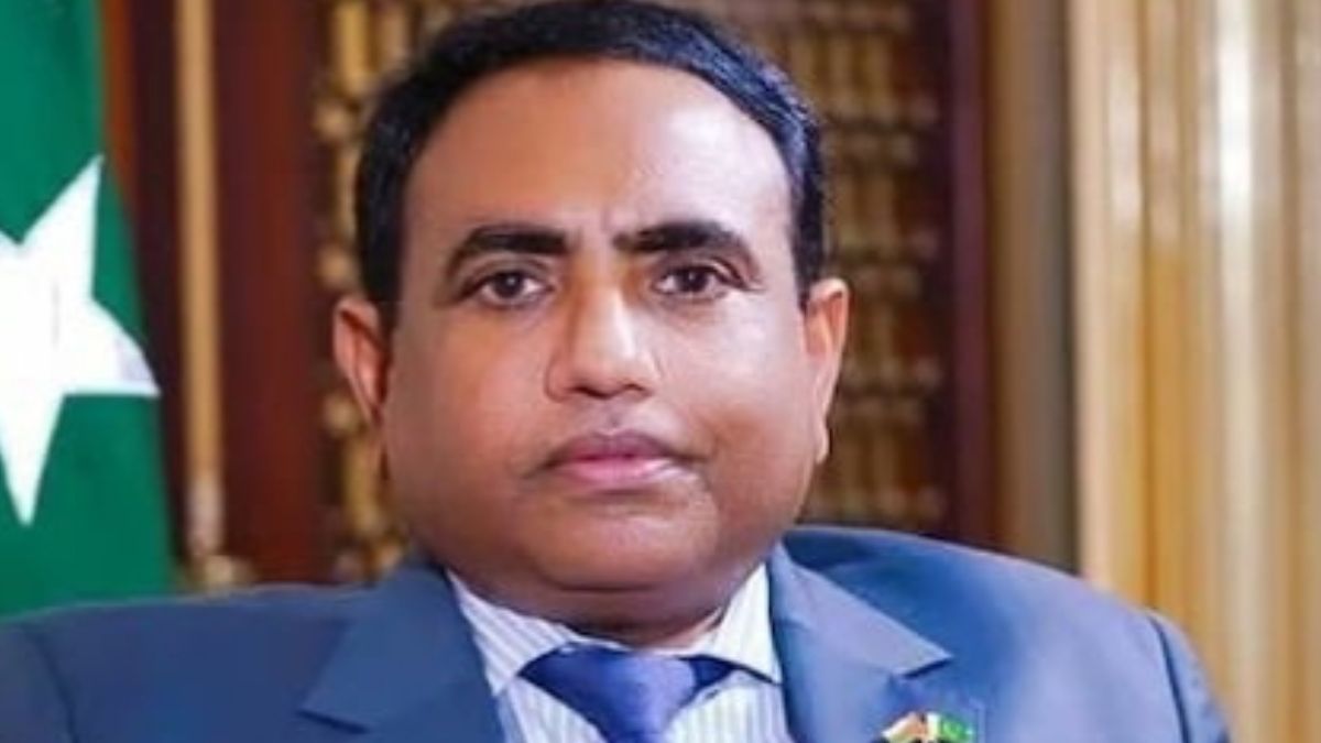 Did Trump Enforce Ban On Pakistanis? Major Blow To Islamic Nation As Senior Pakistani Envoy Barred From US Entry