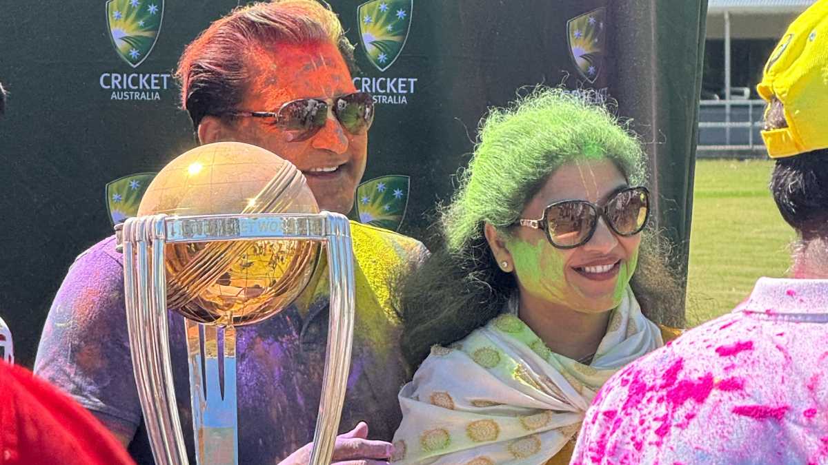 Fans celebrate holi (Photo Credit - X-Platform)