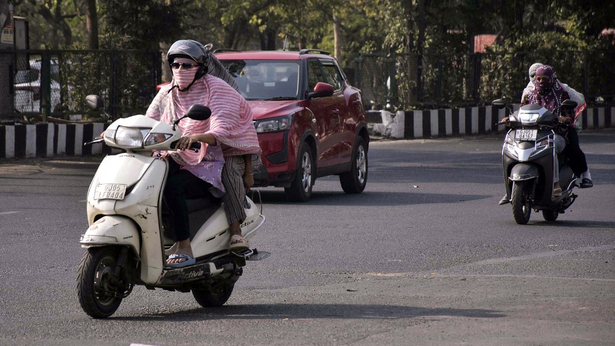 Delhi Weather Update: Hot Days Ahead For Delhiites, Temperature Nears 40°C – Check Full Forecast