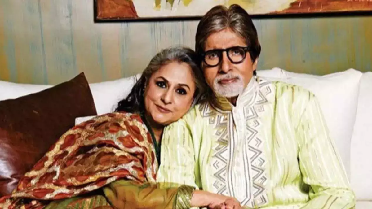 Amitabh Bachchan Romances Jaya Bachchan Amid Holi Celebrations, Shweta Bachchan Shares Adorable Picture – See Inside