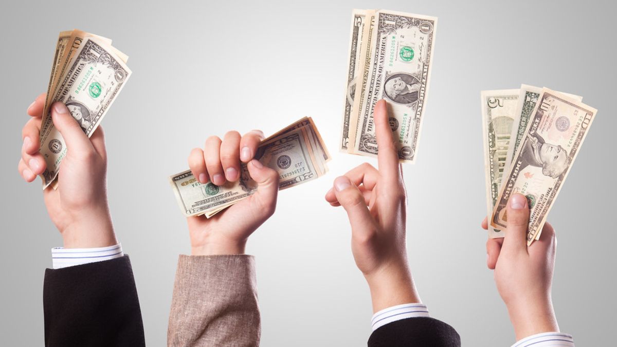 Wealthy Exodus: 1 In 5 Rich People Want to Relocate Abroad - What's Driving The Trend?