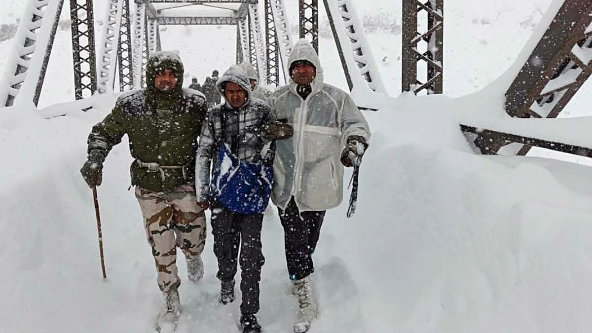 Uttarakhand Avalanche Update: 49 BRO Workers Rescued, 6 Still Trapped Uttarakhand Avalanche Update: 49 BRO Workers Rescued, 6 Still Trapped