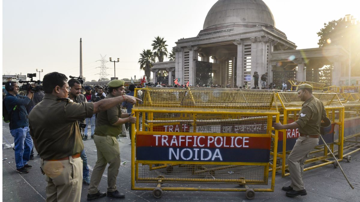 Noida Traffic Police Rolls Out SOS Diversion Plans! Film City Road, Expressway And THESE Areas To Get Emergency Routes Noida Traffic Police Rolls Out SOS Diversion Plans! Film City Road, Expressway And THESE Areas To Get Emergency Routes