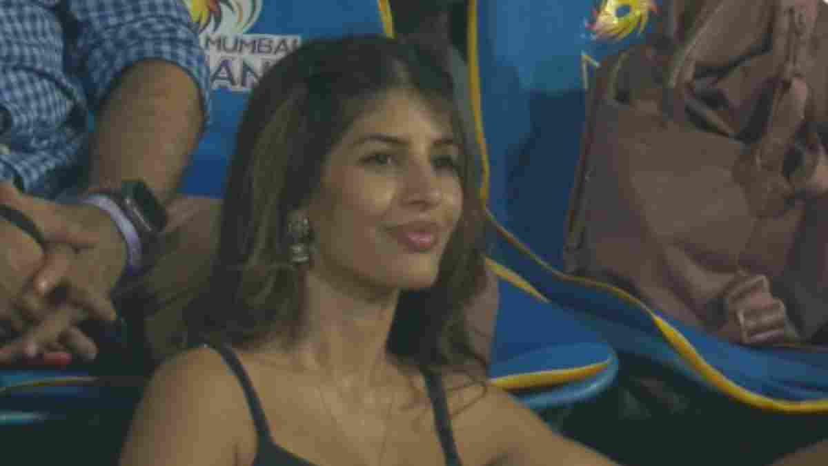 Hardik Pandya rumoured girlfriend Jasmin Walia was seen at Wankhede Stadium