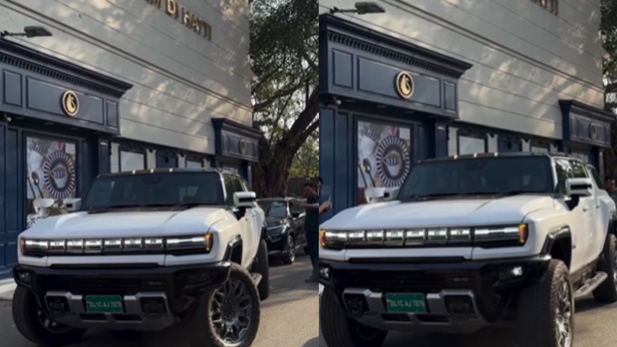 Viral Video: Shiny GMC Hummer EV In Delhi’s Khan Market Leaves Crowd Stunned Viral Video: Shiny GMC Hummer EV In Delhi’s Khan Market Leaves Crowd Stunned