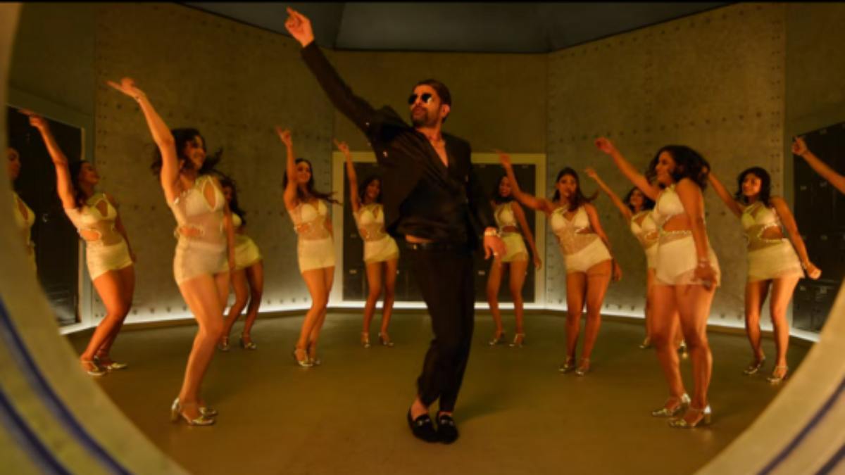 Jaideep Ahlawat Steals The Spotlight In Jewel Thief's Jaadu Song; Fans Call It Class Apart!