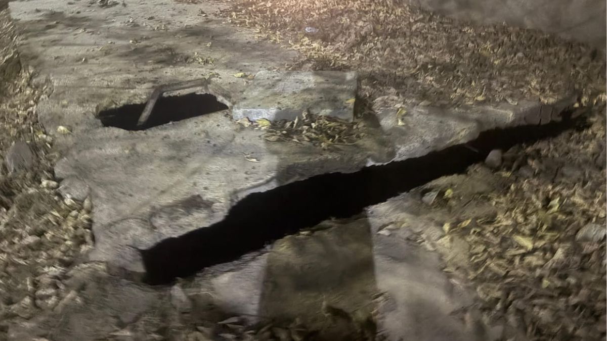 Greater Noida: Man Falls Into Sewer Manhole, Rescued After 20 Minutes; Blames Authorities for Negligence