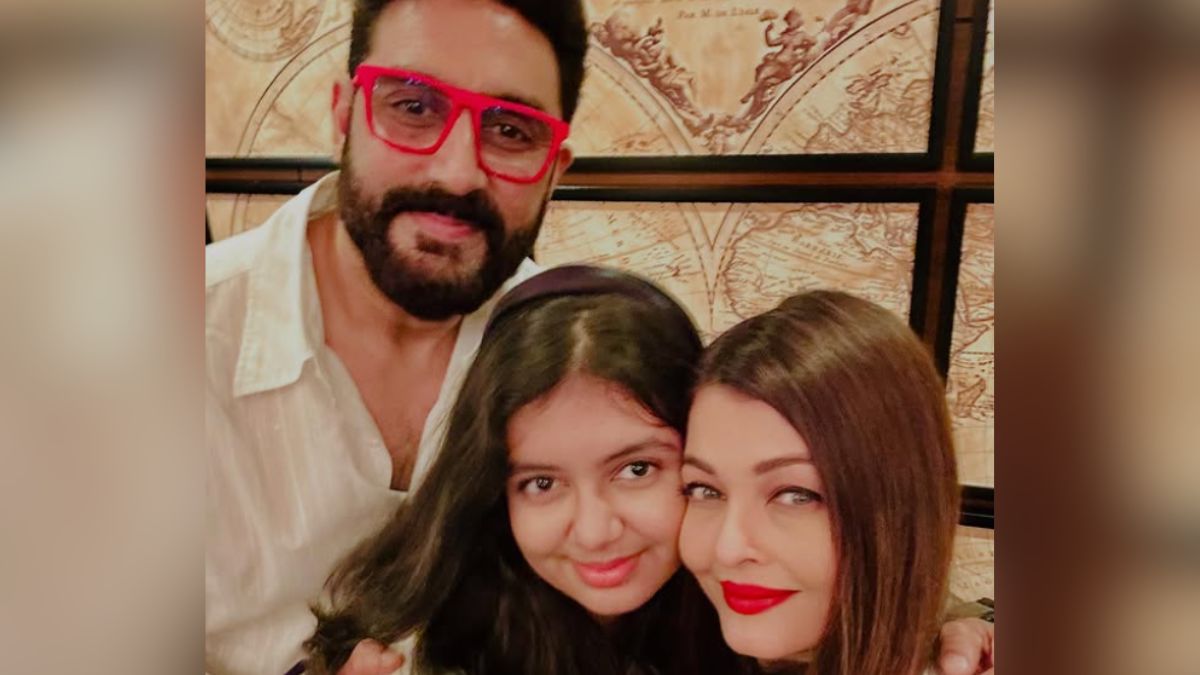 Aishwarya Rai with Abhishek Bachchan and daughter Aaradhya