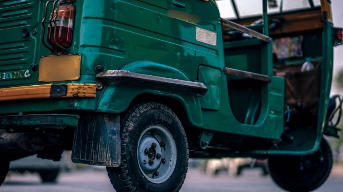 Bhopal Shocker: OLA Auto Driver Flashes At Woman – How Safe Is Public Transport? Bhopal Shocker: OLA Auto Driver Flashes At Woman – How Safe Is Public Transport?