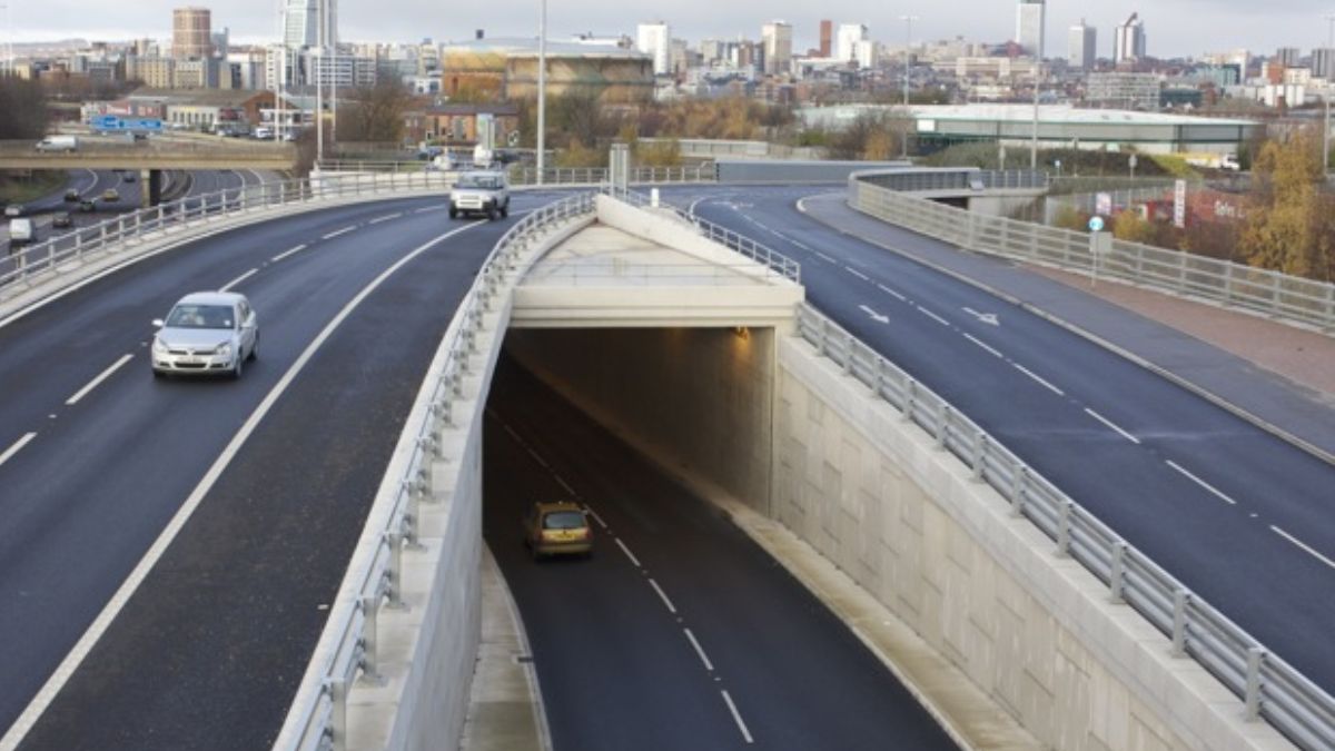 Setback On Noida Expressway! 2 Underpasses Delayed, 1 Million Commuters Impacted