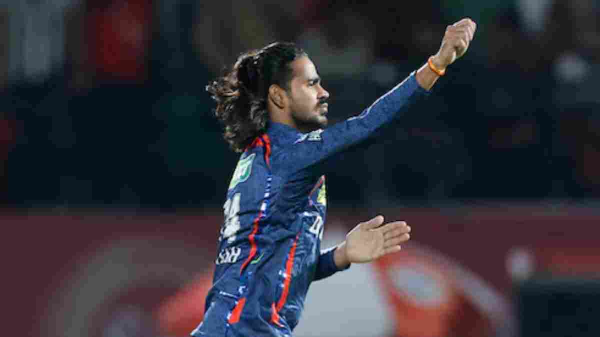 Digvesh Rathi does 'Notebook' celebration again