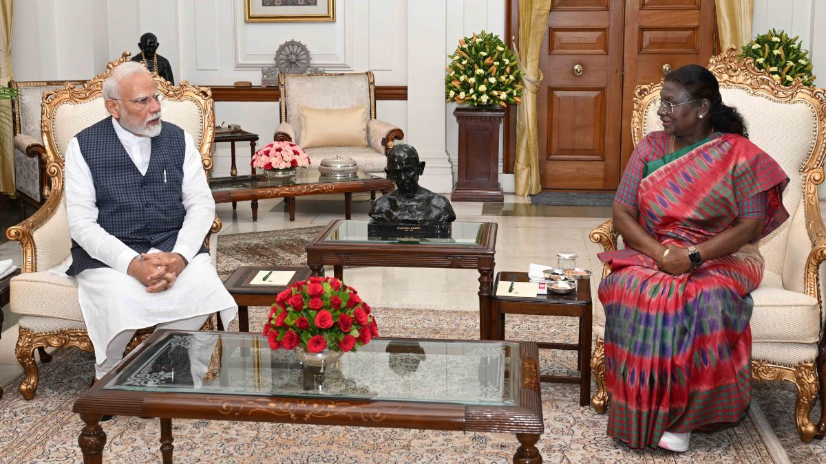 Operation Sindoor: PM Modi Meets President Droupadi Murmu, Briefs Her On Armed Forces' Strikes