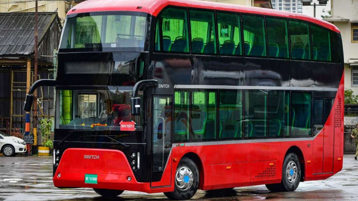 double decker bus (2)