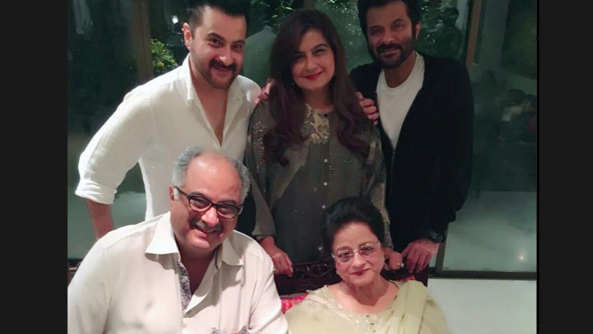 Nirmal Kapoor with her family