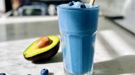 This Summer, Stay Refreshed And Energize Your Body: Try This Nutritious Blueberry And Avacado Smoothie Delight