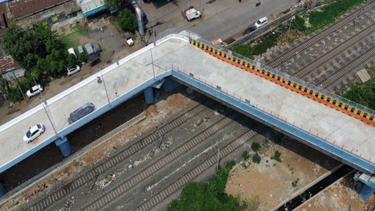 Madhya Pradesh’s Bizarre 90° Overbridge Blunder: CM Cracks Down On 8 Engineers, Blacklists Construction Agency