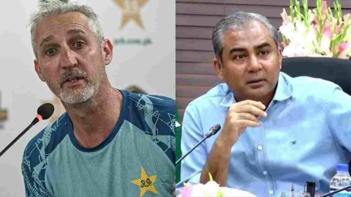 Jason Gillespie and PCB chairman Mohsin Naqvi