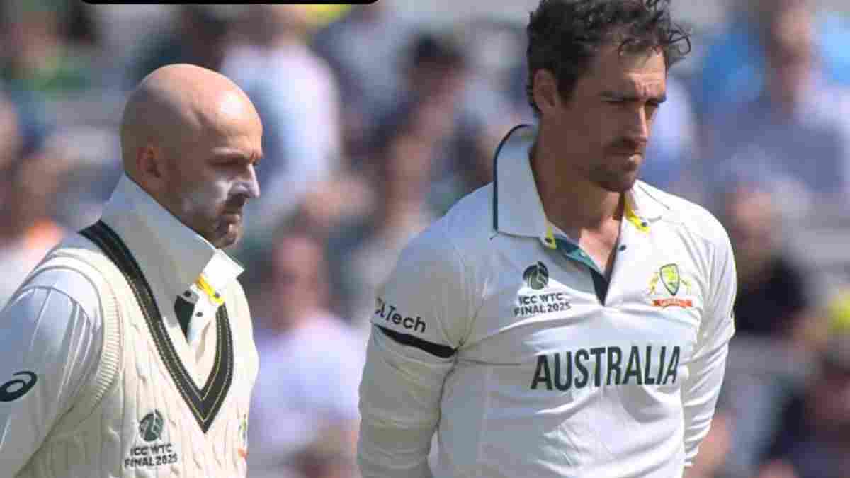 Players were seen wearing Black arm bands at WTC finals at Lord's