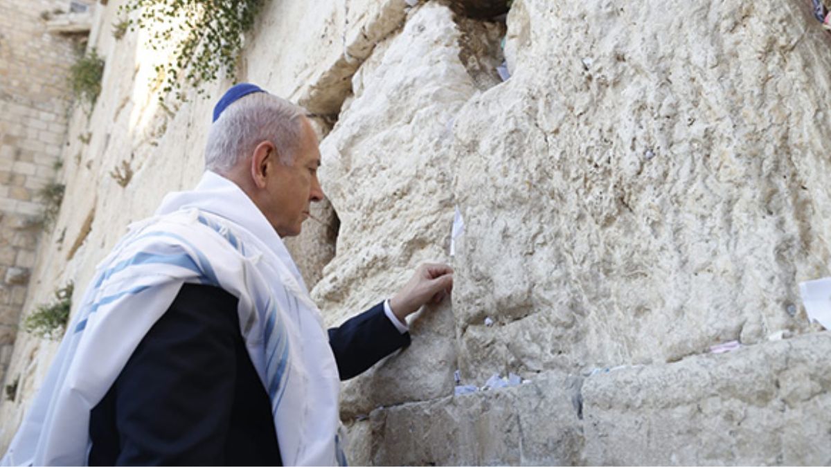 Netanyahu Visits Western Wall, Prays For Israeli Soldiers, Trump – Why This Jerusalem’s Sacred Wall Means So Much To Israel?