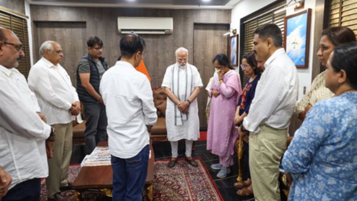 'We Worked Shoulder To Shoulder' PM Modi Meets Family Of Ex- Gujarat CM Vijay Rupani Who Died In Plane Crash 'We Worked Shoulder To Shoulder' PM Modi Meets Family Of Ex- Gujarat CM Vijay Rupani Who Died In Plane Crash