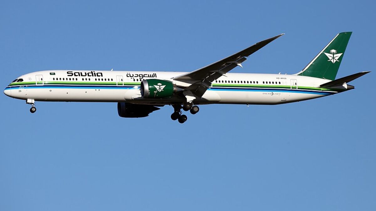 Saudia Airlines Flight Carrying Hajj Pilgrims Faces Technical Glitch At Lucknow Airport, Lands Safely