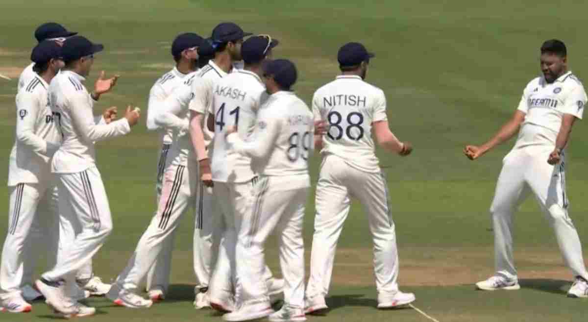 Indian team celebrating after taking wicket