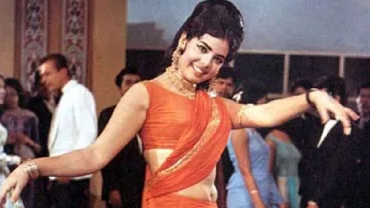 Timeless Beauty Mumtaz Celebrates Her 78th Birthday!