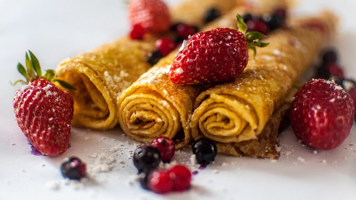 raspberry crepes Raspberry Crepes: A French-Inspired Breakfast For Your Special One