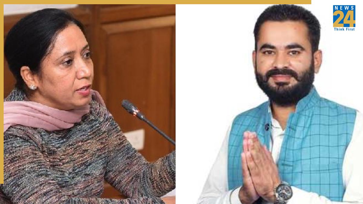 Punjab Cabinet Minister Dr. Baljit Kaur, MLA Narinder Pal Singh Sawna Distribute Flood Relief In Fazilka