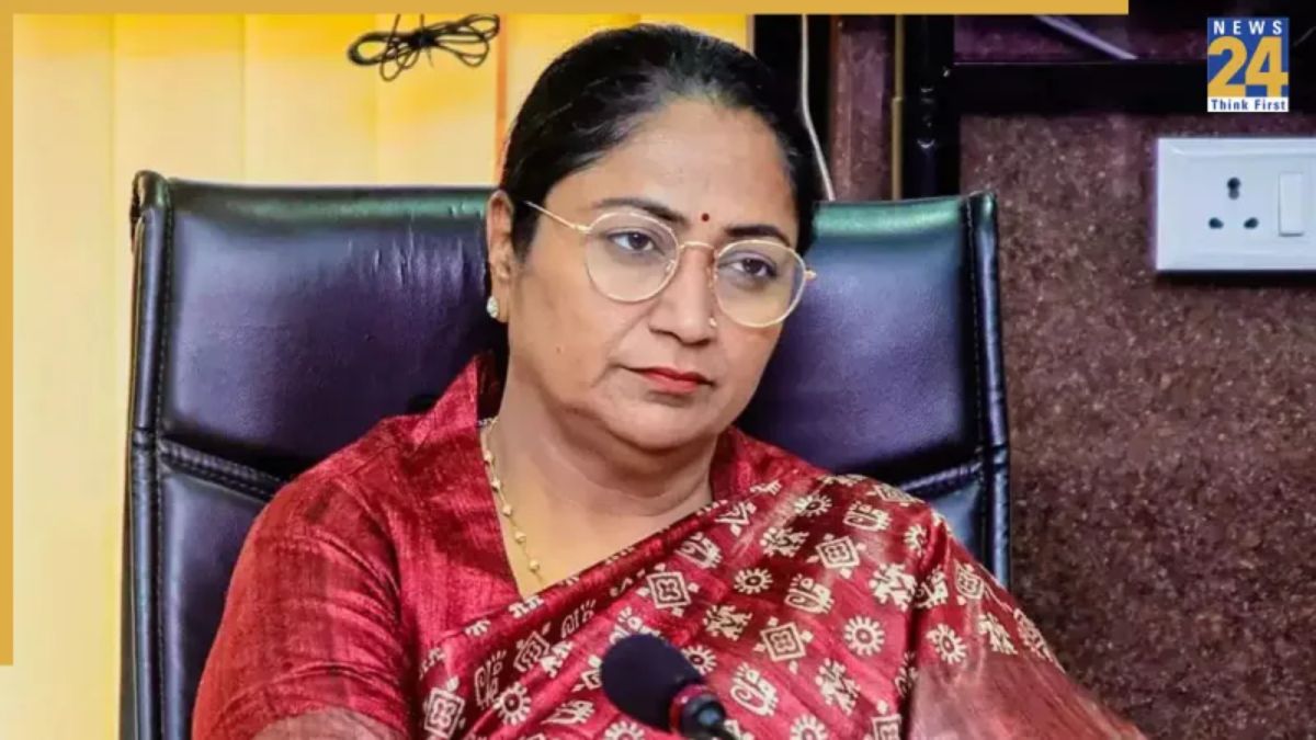 CM Rekha Gupta Attack: ‘He Said Something, Then…’ - Here's What Jan Sunwai Attendees Say