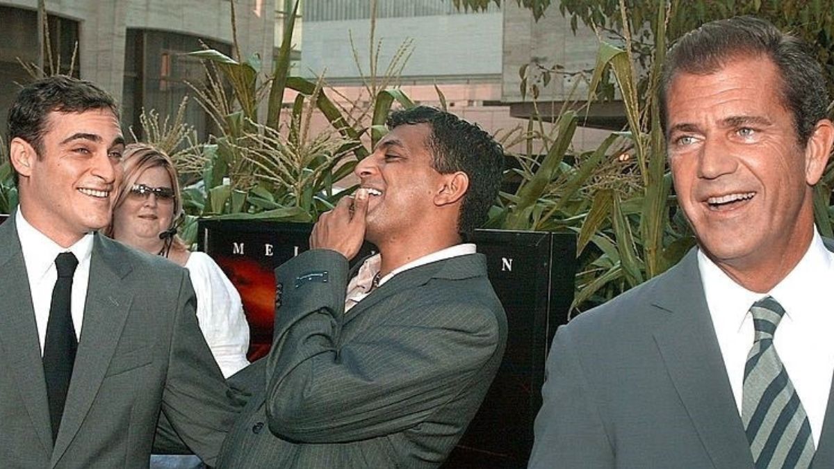 Signs (1) Manoj Shyamalan-Mel Gibson’s Signs Completes 23 Years