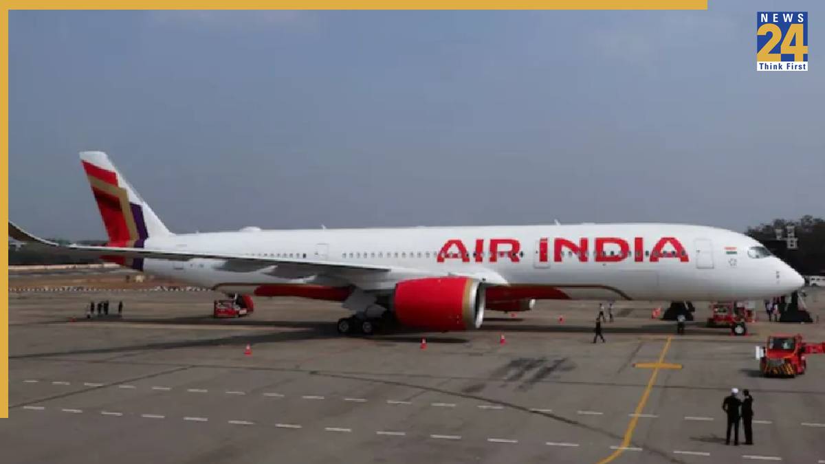 Passenger Accidentally Triggers Cockpit Security Alert on Air India Express Flight IX-1086; Investigation Underway Passenger Accidentally Triggers Cockpit Security Alert on Air India Express Flight IX-1086; Investigation Underway