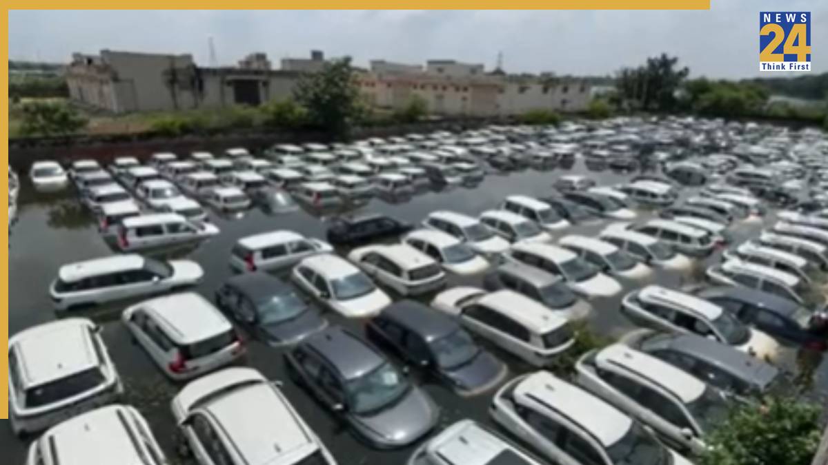 Car Subbmerged under watre bhadurgarh