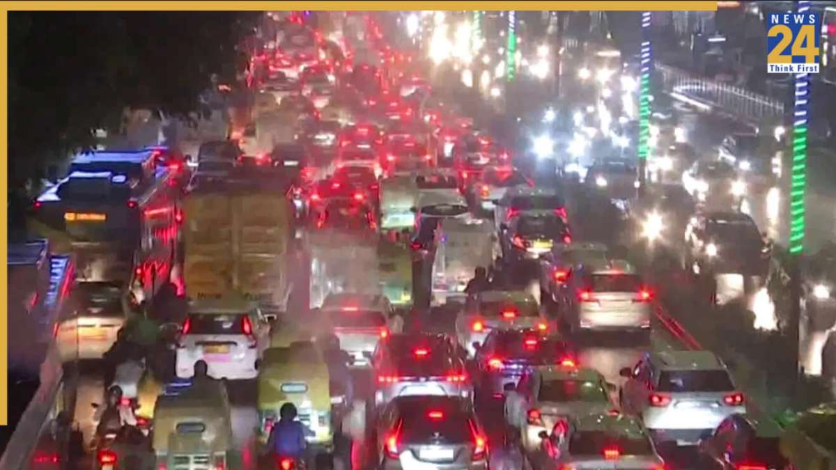 Delhi Traffic Advisory Delhi Traffic Advisory: Heavy Congestion On Outer Ring Road; Check Affected Routes And Diversion Points