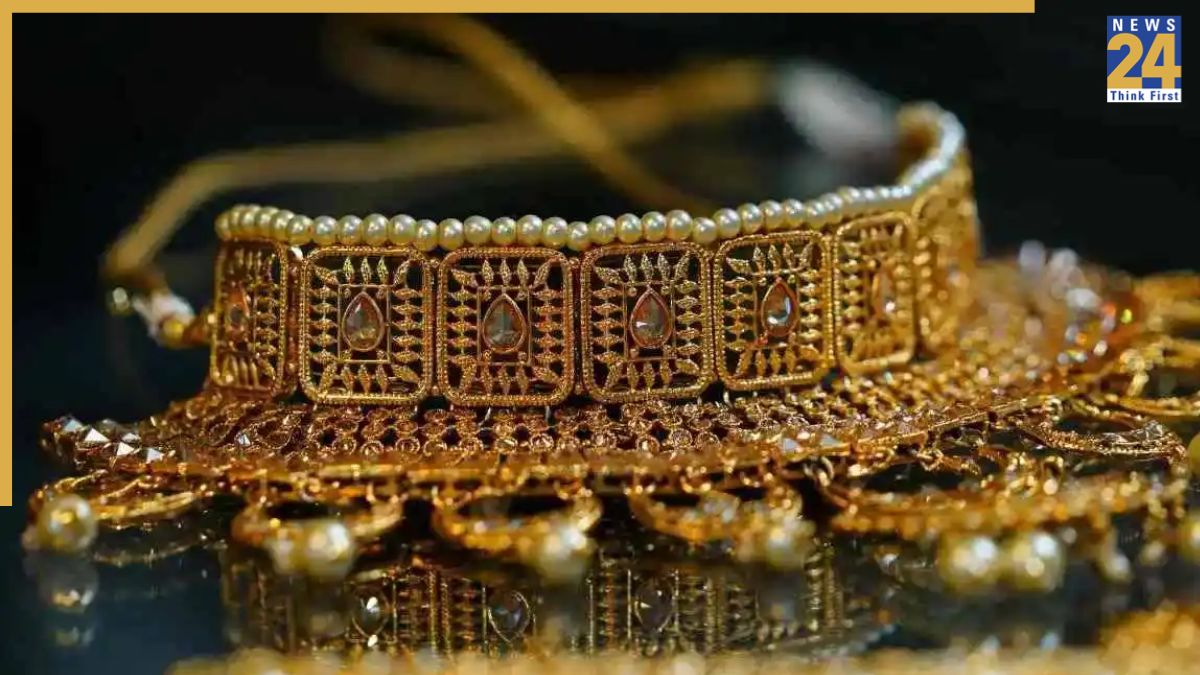 Gold Prices Soar Rs 5,080 To All-Time High Of Rs 1.12 Lakh/10 Gram In Delhi